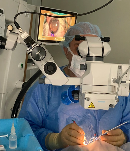 Dr. Khosrof performing RLE or cataract surgery procedure