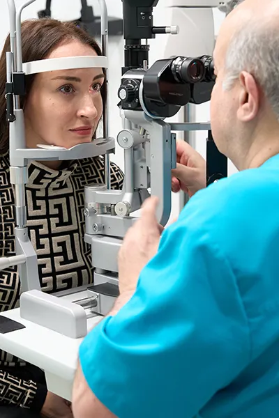 dr khorsof examining patients eyes